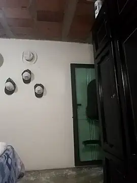 Snapshot of AndreaMooure_ chatting on October 23, 11:42 am AndreaMooure  online show from October 23, 11:42 am