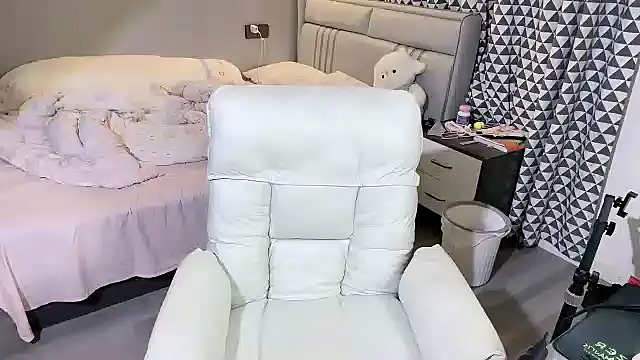 xiaoguaiss online show from April 14, 4:13 pm