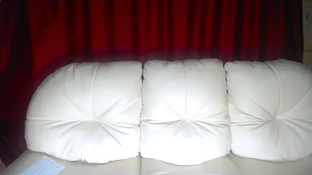 Esmeraldita782 online show from October 9, 4:54 am