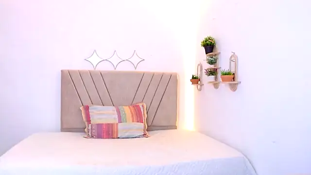 Snapshot of zara_cute chatting on April 29, 5:30 pm zara cute online show from April 29, 5:30 pm