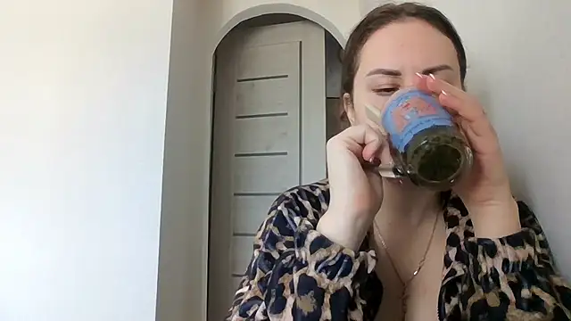 MeadowEyes online show from March 23, 10:30 am