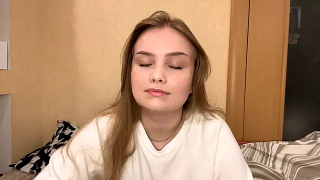 WillowSturiaIe online show from October 10, 10:14 am