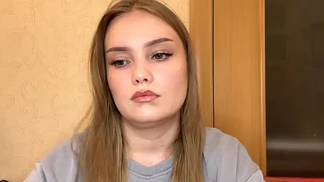 WillowSturiaIe online show from October 24, 9:06 am