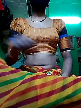 Snapshot of nainshilodhi28 chatting on November 8, 5:18 am nainshilodhi28 online show from November 8, 5:18 am