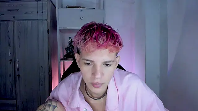 tylernova online show from December 14, 7:51 pm