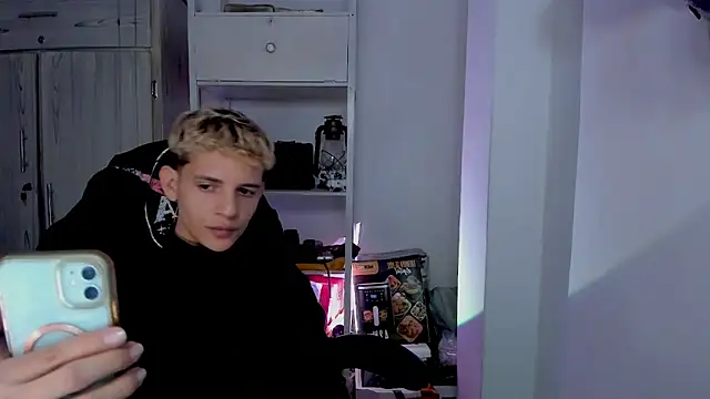 tylernova online show from January 17, 3:44 am