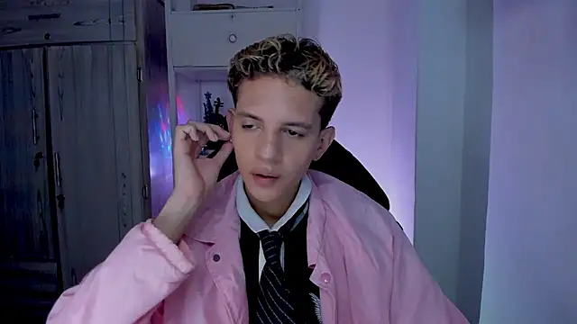 tylernova online show from January 19, 12:36 am