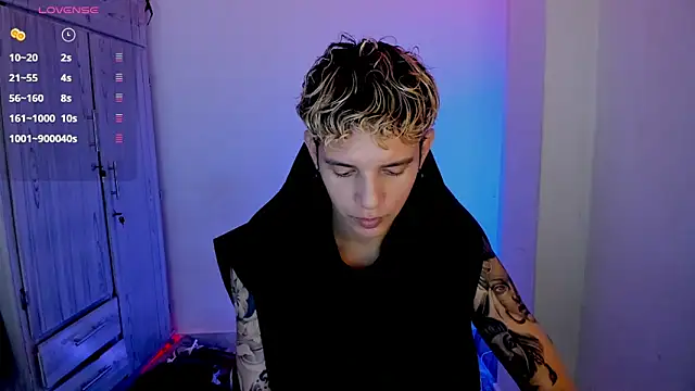 tylernova online show from April 9, 3:28 am