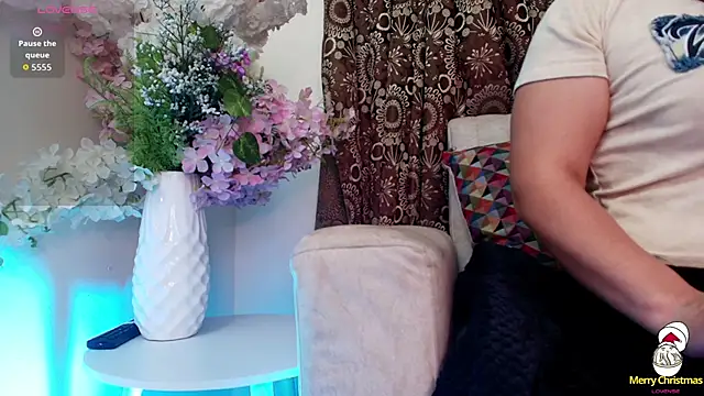 Kiaraa88 online show from December 22, 12:13 pm