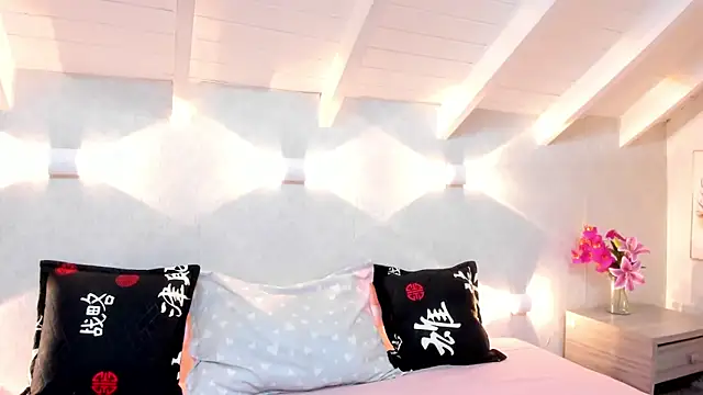 Brianna Maya online show from April 14, 8:37 pm