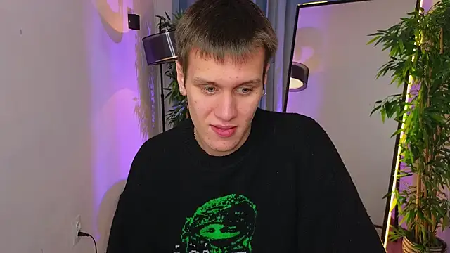 Snapshot of hun1er_steele chatting on October 15, 3:56 pm hun1er steele online show from October 15, 3:56 pm