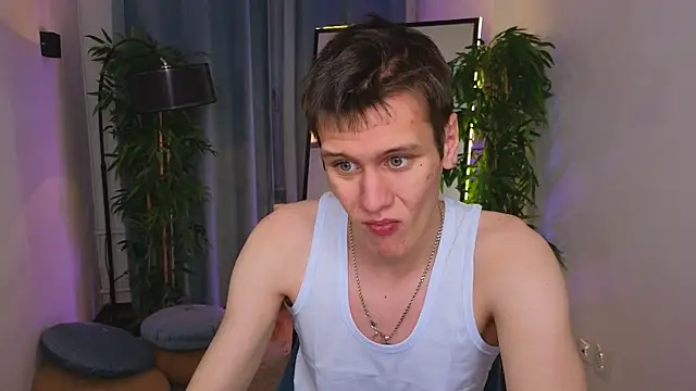 Snapshot of hun1er_steele chatting on October 19, 4:07 pm hun1er steele online show from October 19, 4:07 pm