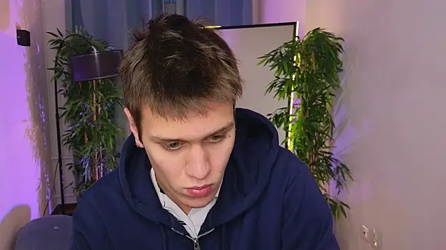 Snapshot of hun1er_steele chatting on October 24, 2:24 pm hun1er steele online show from October 24, 2:24 pm