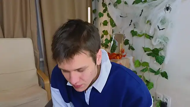 Snapshot of hun1er_steele chatting on October 31, 2:29 pm hun1er steele online show from October 31, 2:29 pm