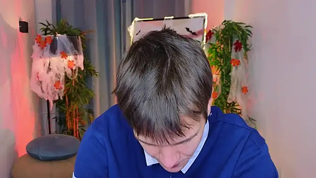 Snapshot of hun1er_steele chatting on November 1, 2:19 pm hun1er steele online show from November 1, 2:19 pm