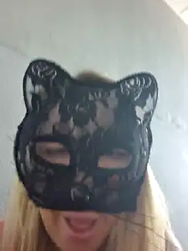 Snapshot of Libertine6259 chatting on June 18, 9:36 am Libertine6259 online show from June 18, 9:36 am