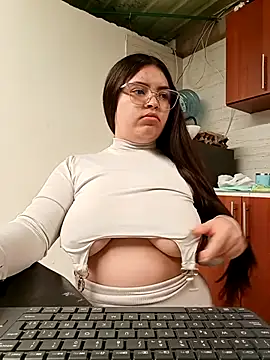 Snapshot of sofia_athome chatting on November 12, 7:35 pm sofia athome online show from November 12, 7:35 pm