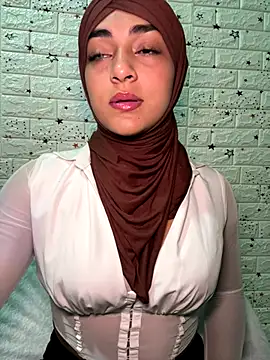 Snapshot of CelestSkyy chatting on December 20, 3:57 am CelestSkyy online show from December 20, 3:57 am