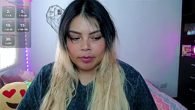 EllieMoonX online show from April 19, 9:06 pm