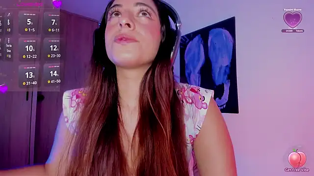 Snapshot of Meganthomson chatting on November 4, 2:21 am Meganthomson online show from November 4, 2:21 am