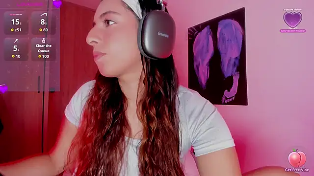 Snapshot of Meganthomson chatting on November 16, 2:50 am Meganthomson online show from November 16, 2:50 am