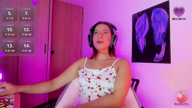 Snapshot of Meganthomson chatting on November 24, 11:37 pm Meganthomson online show from November 24, 11:37 pm