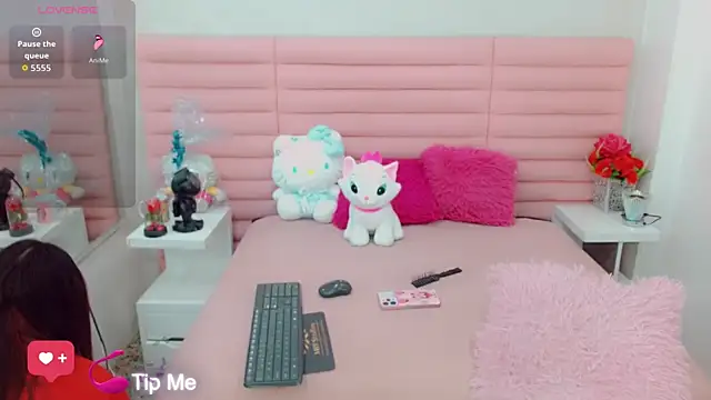 Snapshot of party_girl_skiny chatting on June 8, 5:08 am party girl skiny online show from June 8, 5:08 am