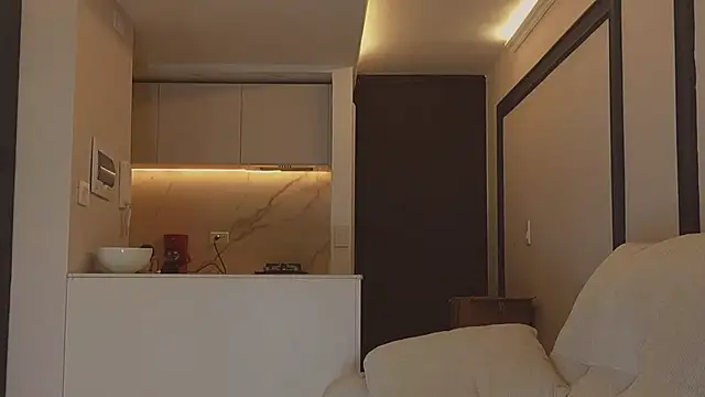 AbrilColls  online show from October 28, 6:50 am