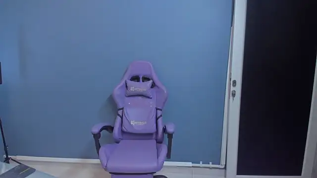 luly dreams online show from April 15, 12:23 pm