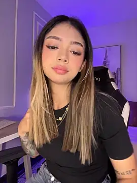 HoneyMollyX online show from April 14, 1:06 pm