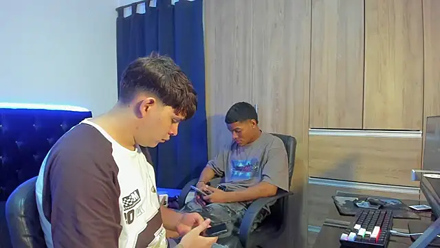 Snapshot of isaac_master77 chatting on November 7, 3:39 am isaac master77 online show from November 7, 3:39 am