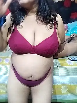 Snapshot of modhu82 chatting on March 15, 6:58 pm modhu82 online show from March 15, 6:58 pm