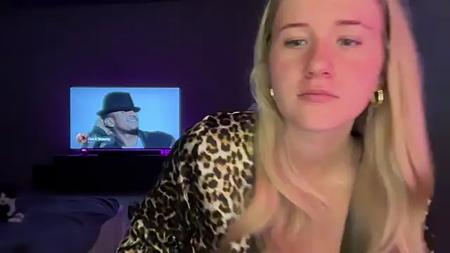 itssosierra online show from June 17, 4:37 am