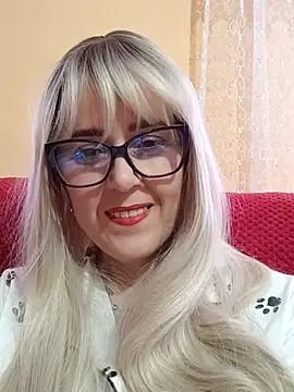 Snapshot of Amelialove42 chatting on October 29, 11:23 am Amelialove42 online show from October 29, 11:23 am