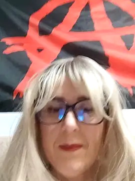 Snapshot of Amelialove42 chatting on November 22, 7:02 pm Amelialove42 online show from November 22, 7:02 pm