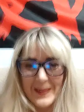 Snapshot of Amelialove42 chatting on November 25, 7:47 pm Amelialove42 online show from November 25, 7:47 pm