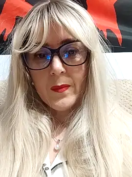 Snapshot of Amelialove42 chatting on November 28, 2:42 pm Amelialove42 online show from November 28, 2:42 pm