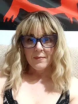 Amelialove42 online show from April 19, 6:43 pm