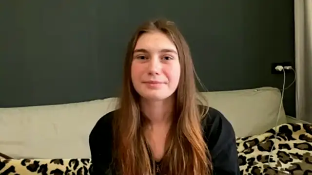 Snapshot of SueannHoffpauir chatting on October 15, 6:24 am SueannHoffpauir online show from October 15, 6:24 am