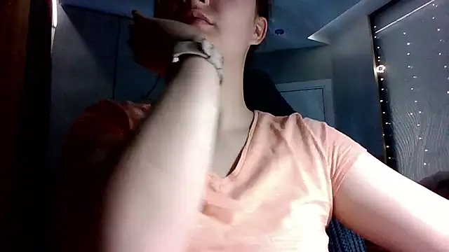 Snapshot of MoodieMira chatting on November 6, 7:26 pm MoodieMira online show from November 6, 7:26 pm