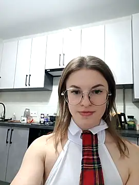 emelija online show from November 11, 8:20 pm