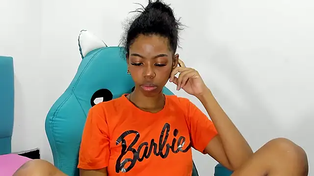 Dakota evans18 online show from November 28, 2:47 am