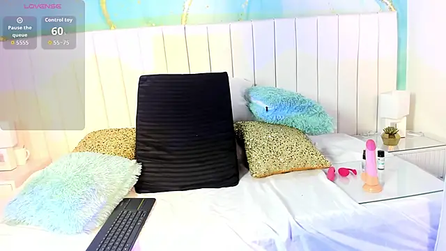 Snapshot of sexynoahxxx chatting on October 20, 11:54 am sexynoahxxx online show from October 20, 11:54 am