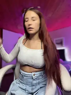 Snapshot of Im_scarlett18 chatting on October 21, 3:46 pm Im scarlett18 online show from October 21, 3:46 pm