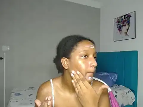 Snapshot of millysweetass chatting on November 7, 2:28 pm millysweetass online show from November 7, 2:28 pm