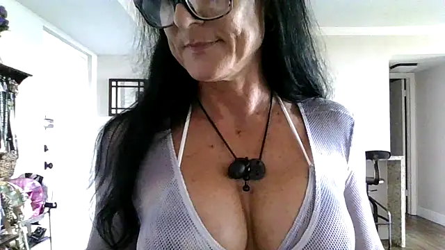 carothepro online show from October 31, 4:52 pm