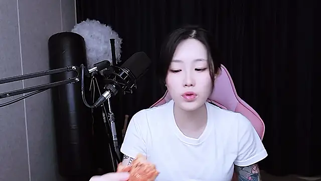 MISA 02 online show from November 13, 12:48 pm