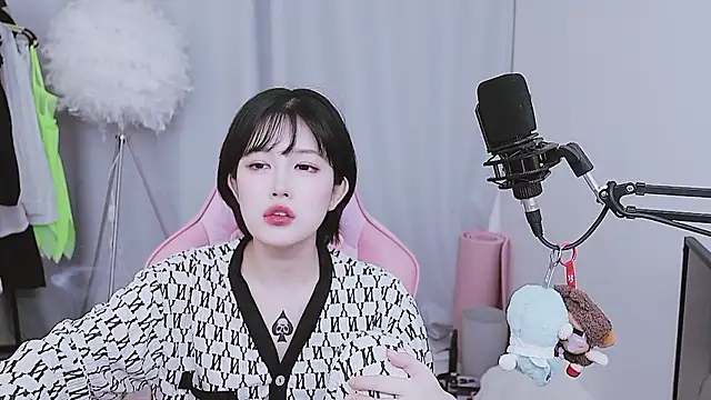 MISA 02 online show from April 25, 2:58 am