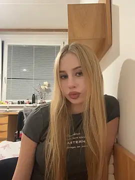 JudithCarly online show from November 12, 5:24 pm