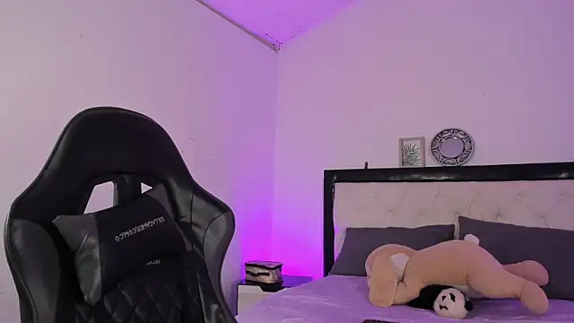 Snapshot of Barbieteeen chatting on November 16, 4:07 am Barbieteeen online show from November 16, 4:07 am